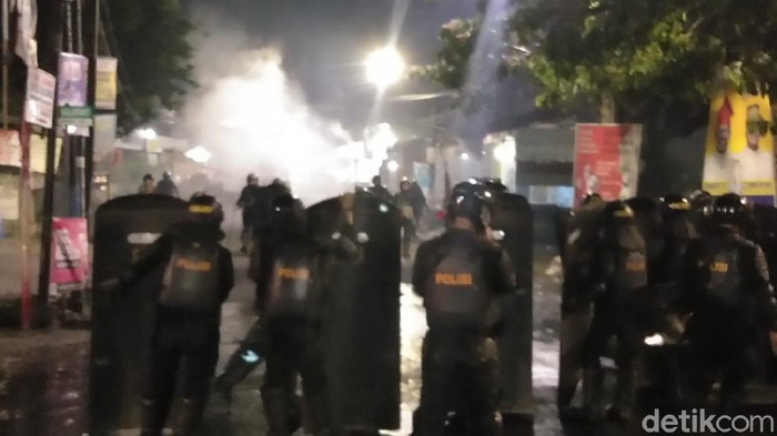 Polisi Mundur